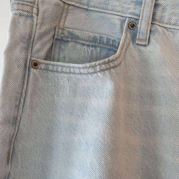 🌸 NWT Old Navy Mid-Rise Slouchy Taper Light Non-Stretch 12P Knee Ripped Jeans - Picture 6 of 10